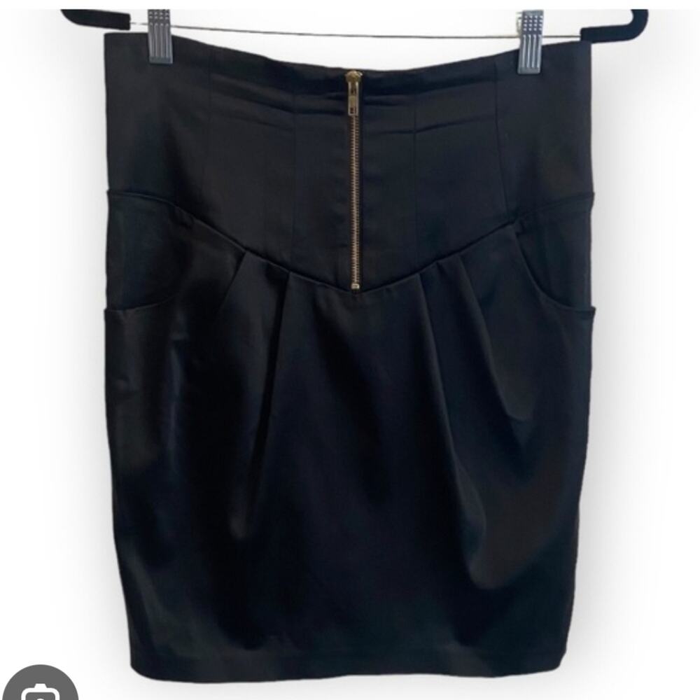 Betsey Johnson Satiny Pocketed Pencil Skirt